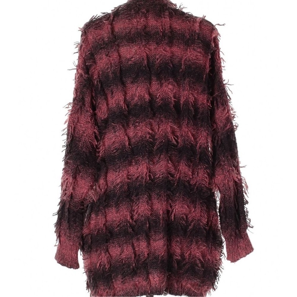 Super cute and fun fringe/shaggy  style cardigan - Picture 2 of 8